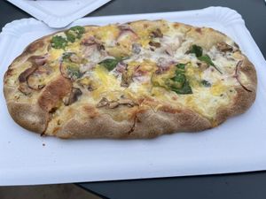 Pinsa   at Tasty Dishes in Kernen