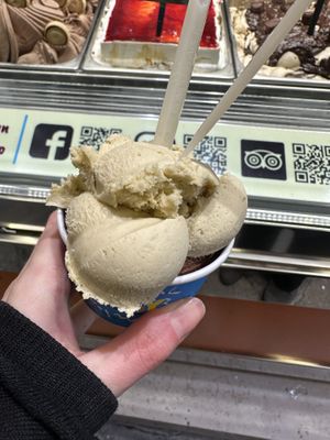 Pistachio and chocolate (underneath)  at Gelato Fantasy in Venice