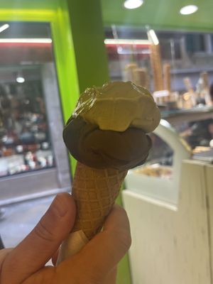 Vegan come with chocolate and pistachio   at Gelato Fantasy in Venice