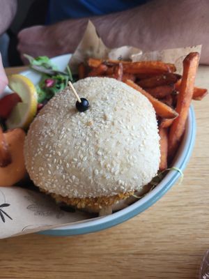 burger at Aloha in Leiden