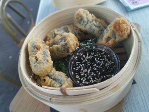 Fried seaweed rolls at Aloha in Leiden