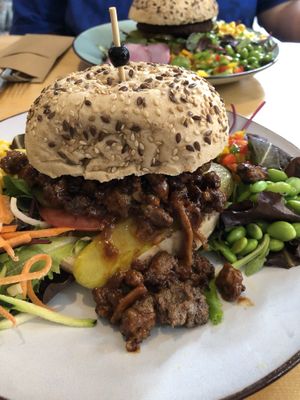 Pulled oats burger at Aloha in Leiden