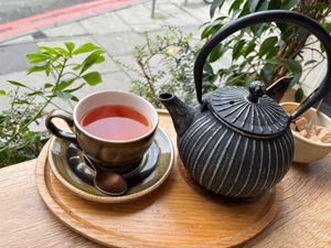 Beautiful way to serve tea - Rooibos at Chapter One Coffee Shop in Edinburgh