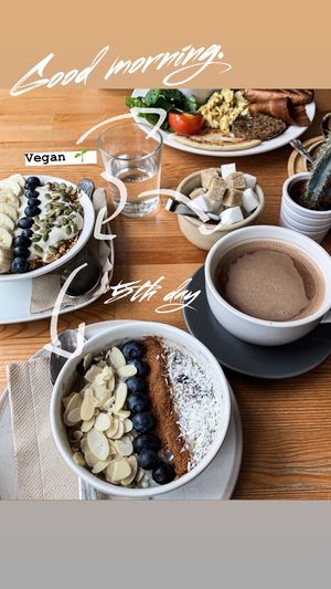 Unser Frühstück vegan in Edinburgh (Chapter One Coffee) at Chapter One Coffee Shop in Edinburgh