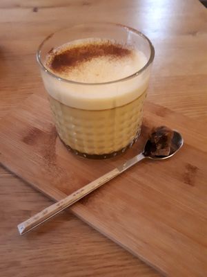 Golden latte at Plenty in The Hague