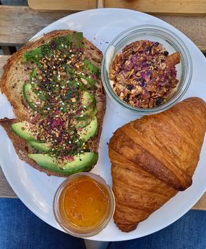Breakfast platter with extra jam at Plenty in The Hague