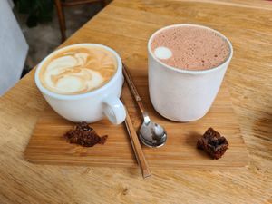 Cappuccino and pumpkin spice choco latte at Plenty in The Hague