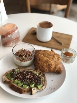 Breakfast platter + jam (avocado toast, croissant, Granola)  at Plenty in The Hague