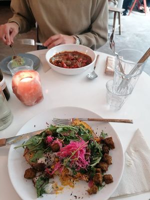 Tempe toast and shakshouka at Plenty in The Hague