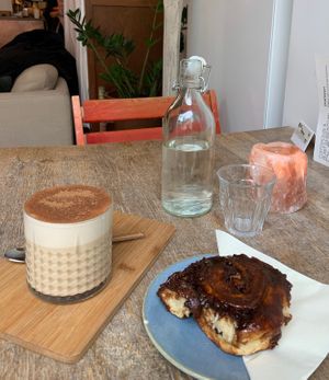 cinnamon roll and chai latte!
the cinnamon roll tasted like heaven, it was not too sweet and i loved that! 
cozy cafe with yummy menu at Plenty in The Hague