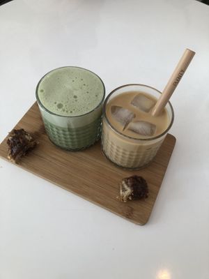 spirulina latte & coffee on the rocks  at Plenty in The Hague