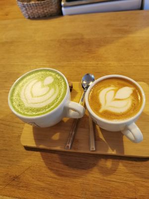 Matcha latte and flat white, both very good at Plenty in The Hague