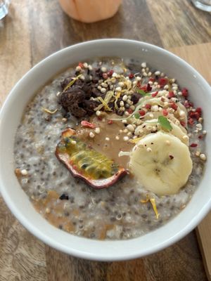 Banana Peanut Bowl   at Plenty in The Hague