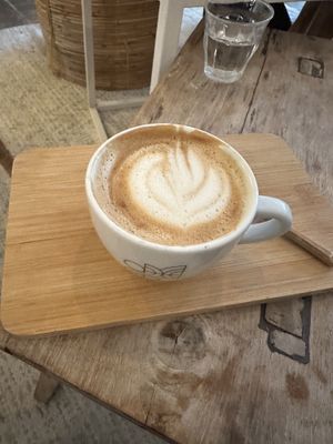 Flat whitee  at Plenty in The Hague