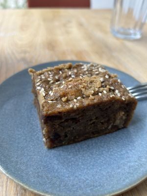 Tahini Cardamom Square 4,80€  at Plenty in The Hague