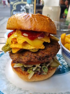 Chili Cheesebomb vegan at Burgeramt in Trier