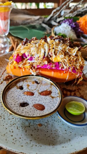 The colour the papaya with the topping and chia pudding at Way Nam in Koh Phangan