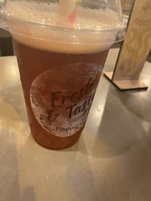 Strawberry bubble tea  at La Cantine Viêtgétarienne in Bordeaux