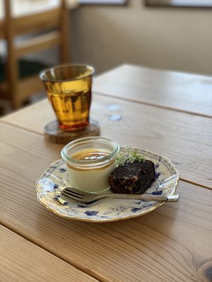 Deserts consists of pudding and chocolate cake. Super tasty (200¥) at Shoji Cafe Sora in Takamatsu