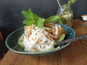 Springrolls noodle bowl at Madame Tâm City in Aachen