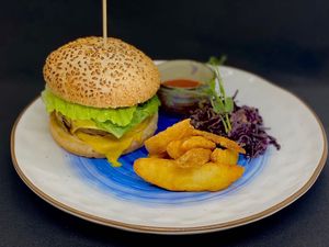 Бургер веган at Healthy Conscience in St Petersburg