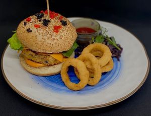 Бургер веган at Healthy Conscience in St Petersburg