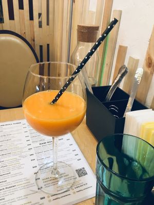 Paper straws at Healthy Conscience in St Petersburg