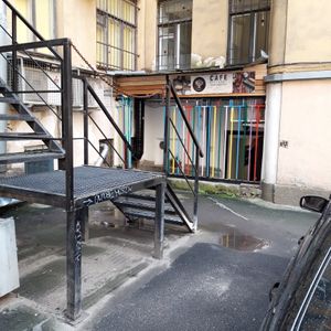 At first you should find gates on the street and go into. The cafe is in the yard. at Healthy Conscience in St Petersburg