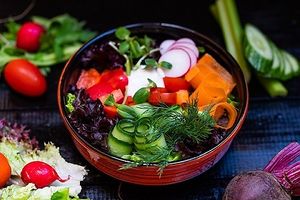 salat bowl at Healthy Conscience in St Petersburg