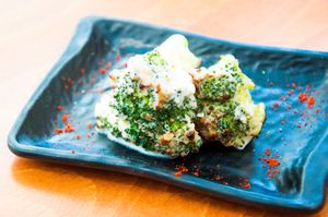 Tandoori Malai Broccoli: Broccoli Florets With Cream, Green Cardamom And Yogurt at Atithi Indian Vegetarian Restaurant in Lisbon