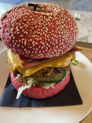 Dutch delight burger with bacon (the patty barely had taste) at Vegan Heroes in Eindhoven