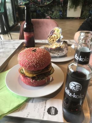 Rumbly in your tumbly + shawarma kameleon  at Vegan Heroes in Eindhoven