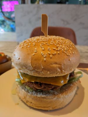 Cheesy b*tch at Vegan Heroes in Eindhoven