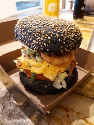 Rumbly In Your Tumbly Burger at Vegan Heroes in Eindhoven