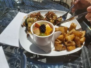 Brunch-spinach and sausage benny at Plantitude in Ladysmith