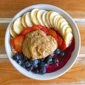 dragonfruit bowl  at Bowl Mami in Carrollton