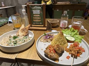 Randang platter and truffle mushroom pasta #Veganuary at Burgreens - Menteng in Jakarta