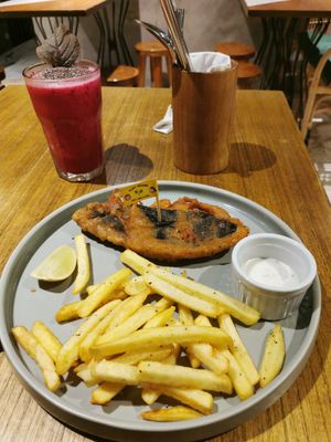 Shame fish and chips :-)))) at Burgreens - Menteng in Jakarta