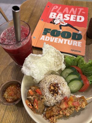 Rendang and tempeh bowl  at Burgreens - Menteng in Jakarta