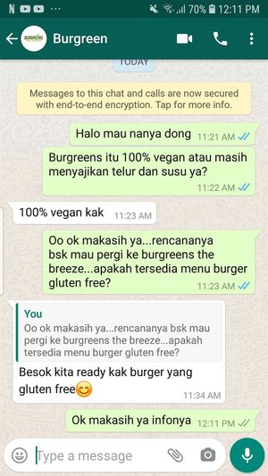 Me : Is burgreens 100% vegan or does it still serve egg and milk?
Burgreens The Breeze : It's 100% vegan at Burgreens in Tangerang