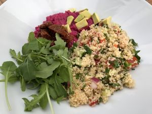 Couscous Salat mit Rote Beete Hummus und Avocado at Cukru Cafe in Jelenia Gora