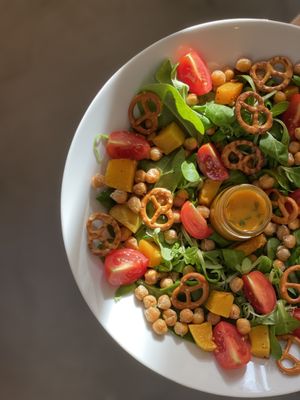 Sałatka jesienna wegańska   at Cukru Cafe in Jelenia Gora