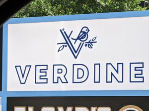 Street sign at Verdine in Houston