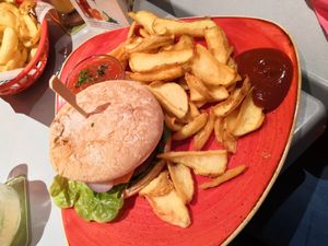 Leckerer veganer Burger at Jake's Diner Bar in Stuttgart