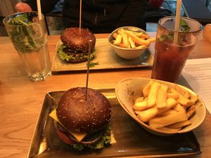 Vorderer Burger ist vegan  at Hans im Glück in Bielefeld