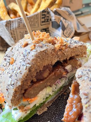 Memphis style burger   at Lust in Groningen