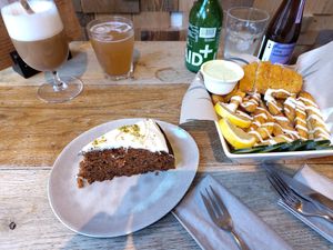 Kombucha and Caramel Macchiato in the back at Lust in Groningen