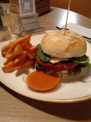 Cuarto de libra vegano at BLoved Veggie Corner in Madrid