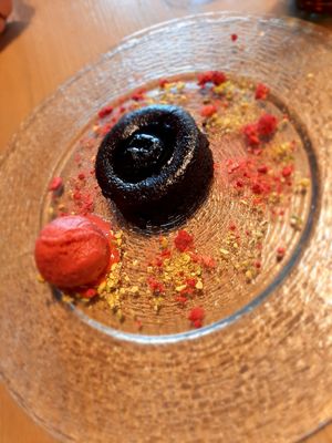 Coulant d chocolate con helado d frambuesa #Veganuary at BLoved Veggie Corner in Madrid