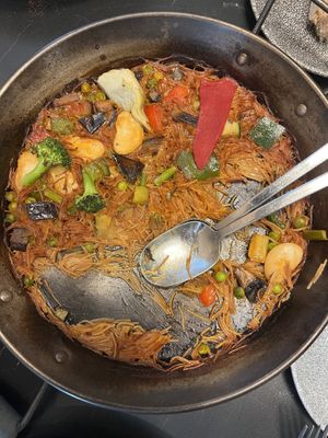Pan of Fideau which portion was served fromm  at BLoved Veggie Corner in Madrid